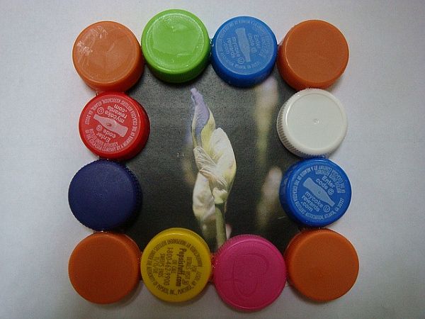 Bottle cap photo frame