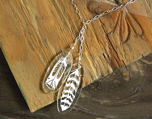 Two feathers necklace