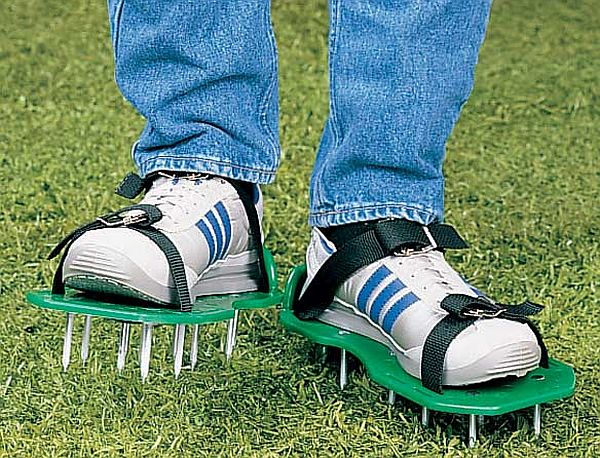 Garden aerator sandals