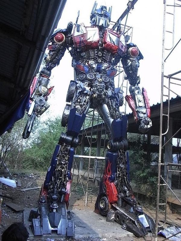Optimus prime robot