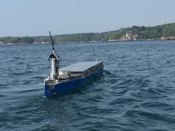 Autonomous solar powered boat  (1)