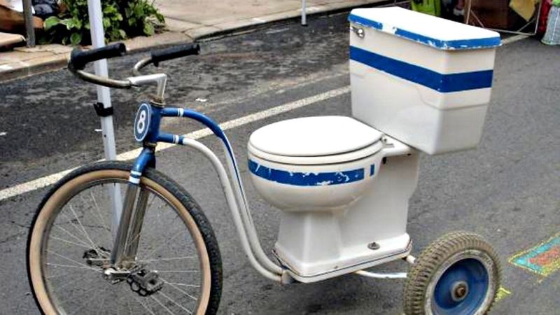 Toilet bike