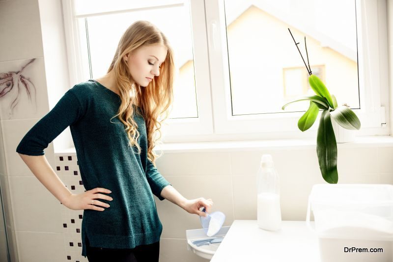 Keep-Your-Bathroom-Neat-and-Clean