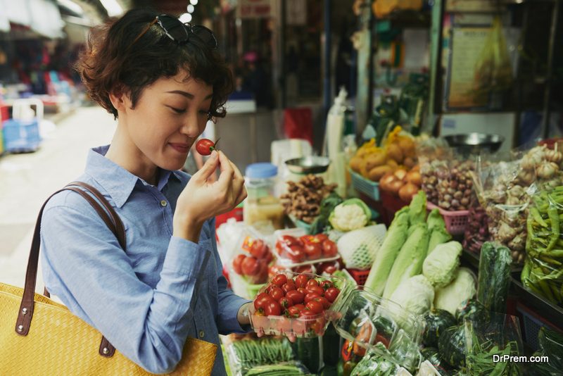 buying local food