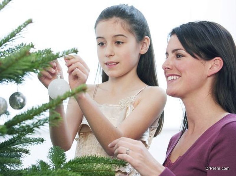 Making ornaments from cardboard paper