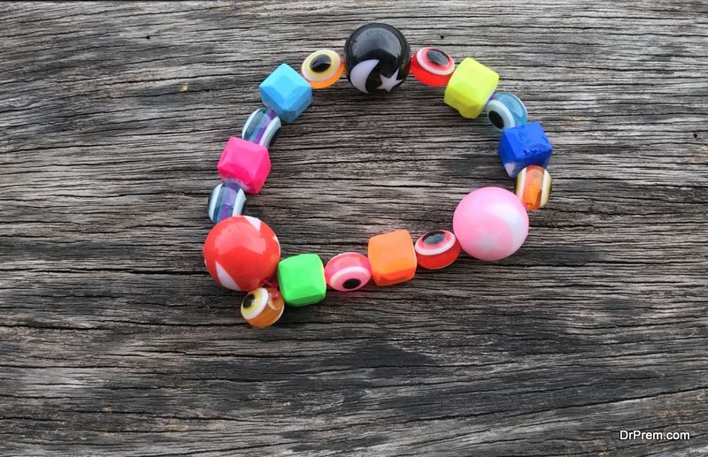 Recycled paper beads bracelet