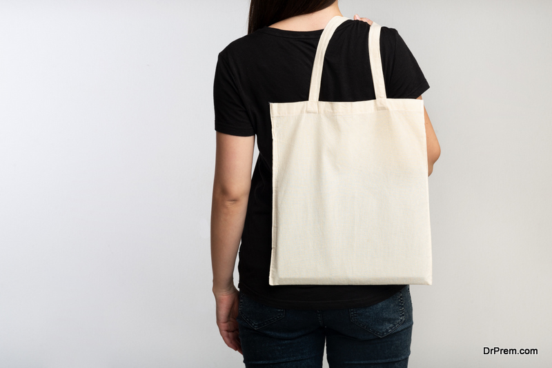 woman using Reusable Bag 