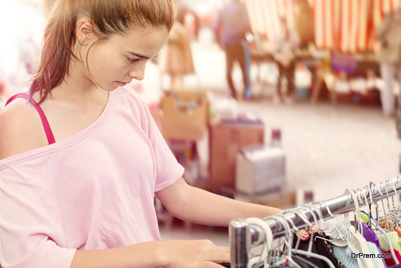 woman-shopping-at-flea-market